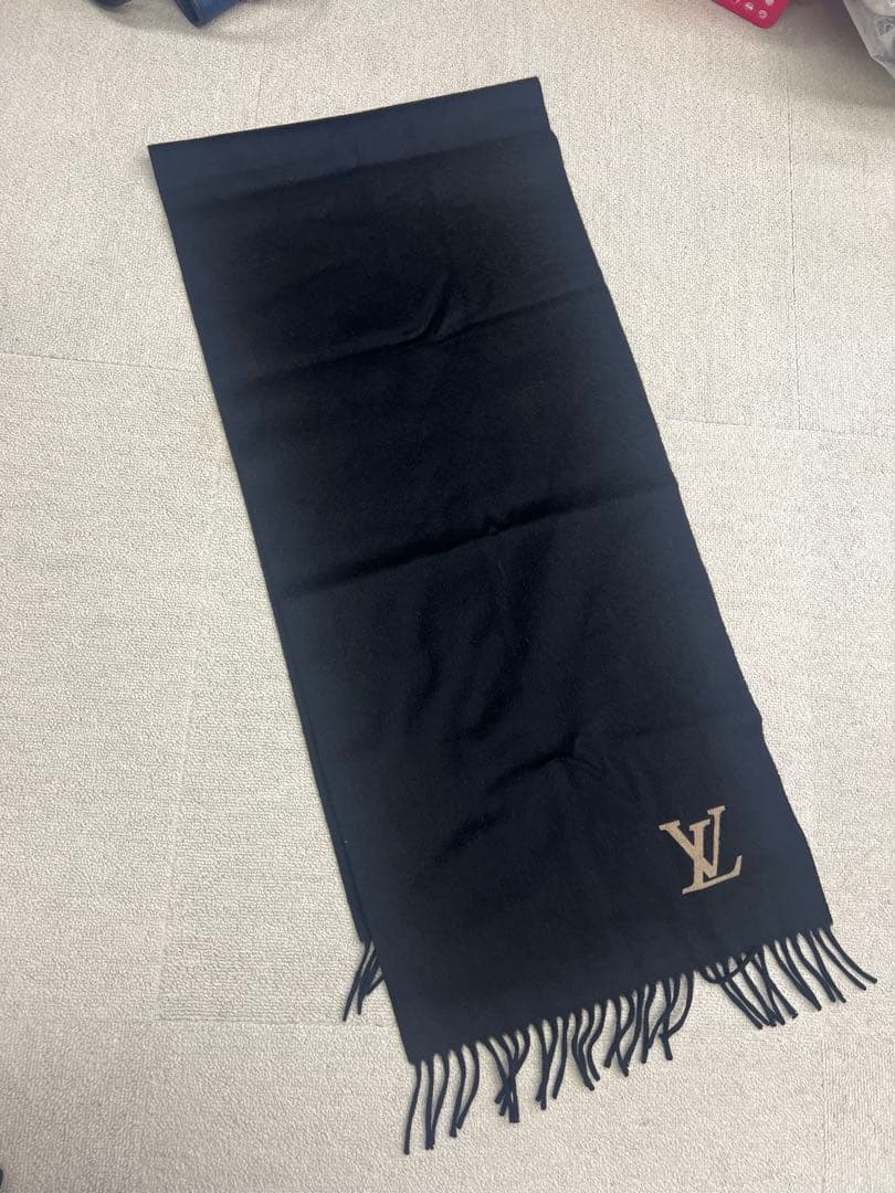 Louis Vuitton カシミヤ マフラー 黒 フリンジ付き