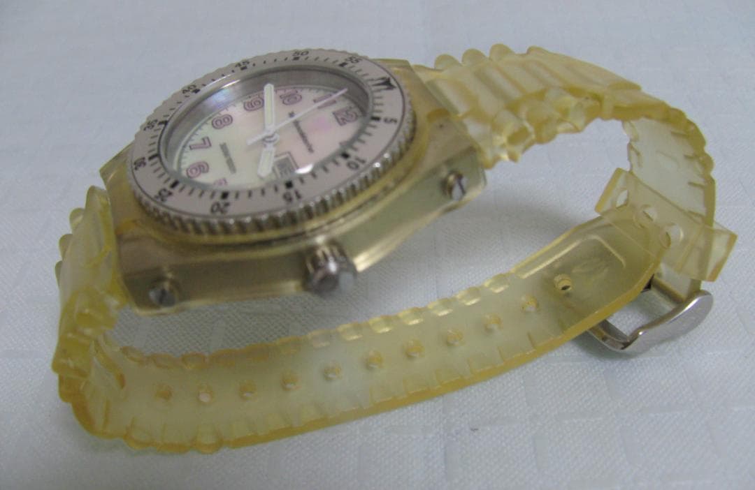 ★TechnoMarine テクノマリーン 300M/1000ft シェル文字盤