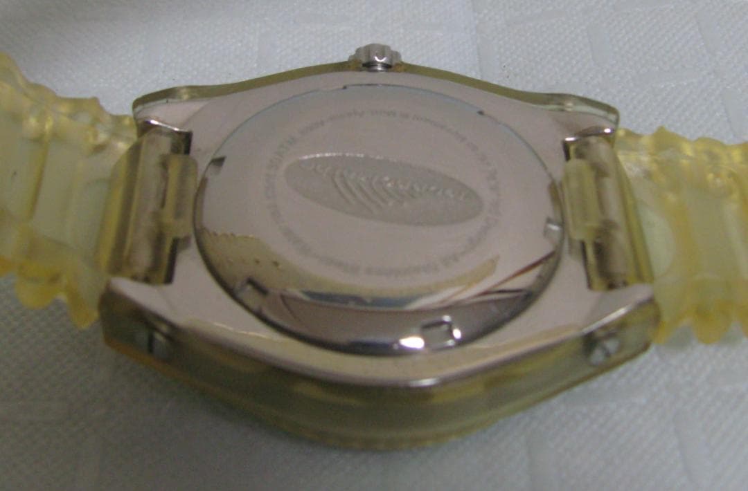 ★TechnoMarine テクノマリーン 300M/1000ft シェル文字盤