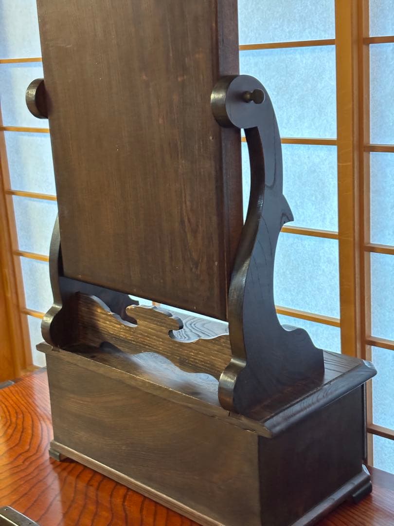 骨董品 明治、大正指物師による特別注文の芸者鏡台。