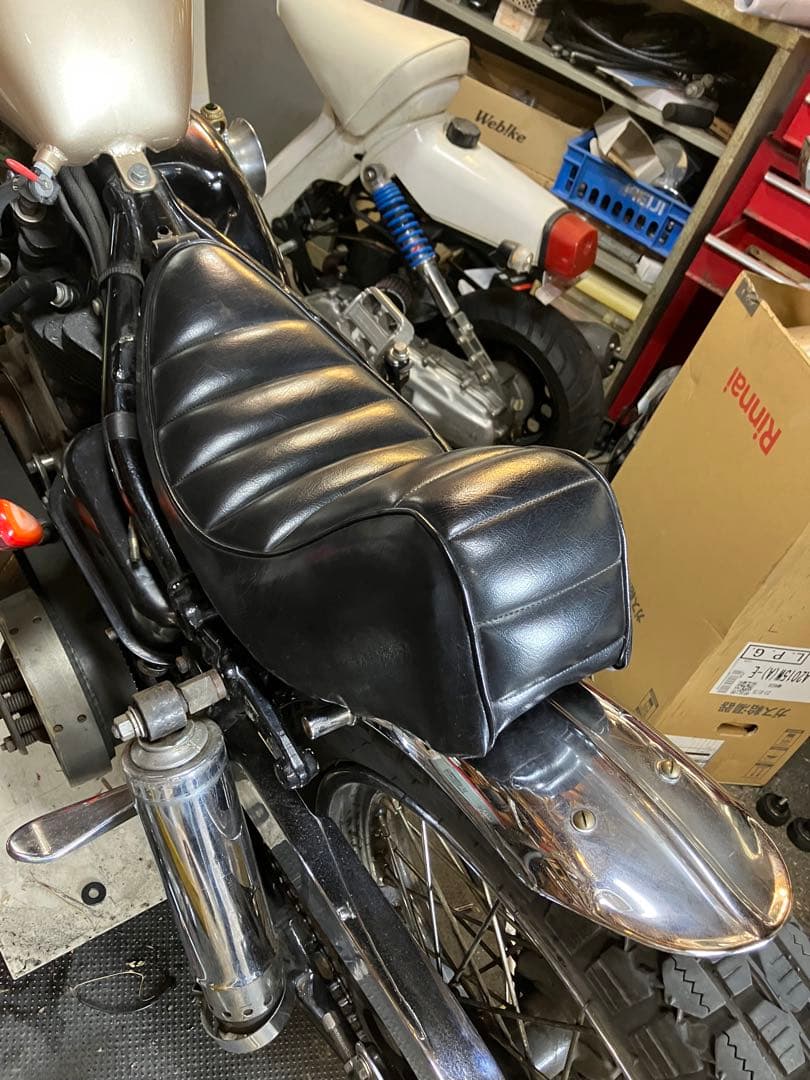 4速フレーム　ワンオフ　シート　フェンダー　ショベルBULL ORIGINAL