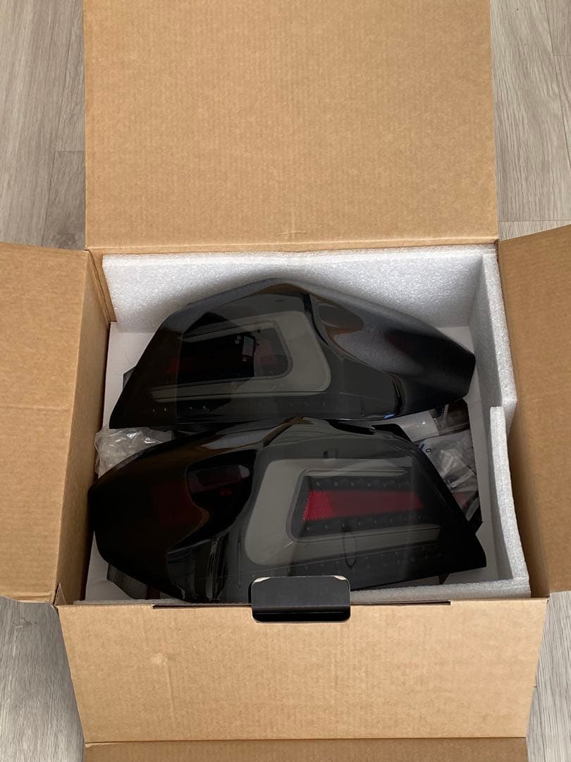 くまくま！年末年始値下げ！クリアワールド　テールランプ　vab vag