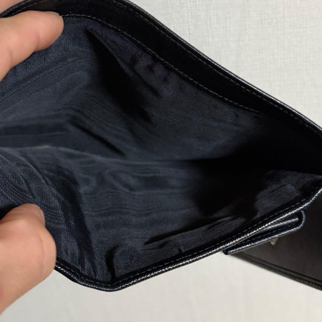 超美品　PRADA　プラダ　サフィアーノ　折り財布　ブラック　レザー　三角ロゴ