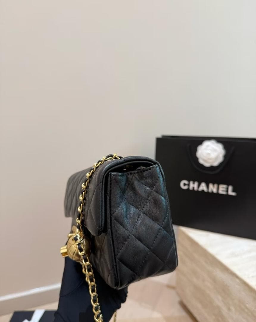 ブラック キルティング ショルダーバッグ