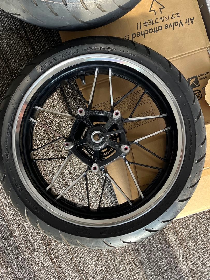 z900rs 純正ホイール