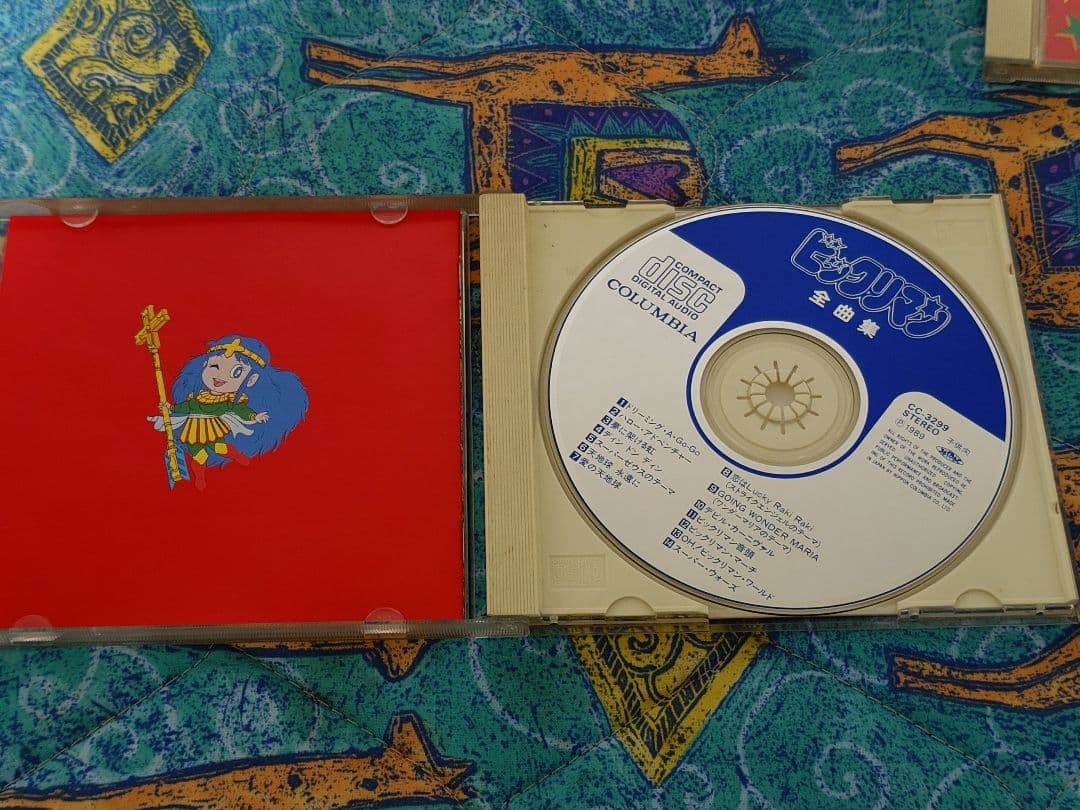 ・ビックリマン　同人誌17冊　＋　懸賞品ビデオ　ロココ&マリア奇跡・CD2枚・