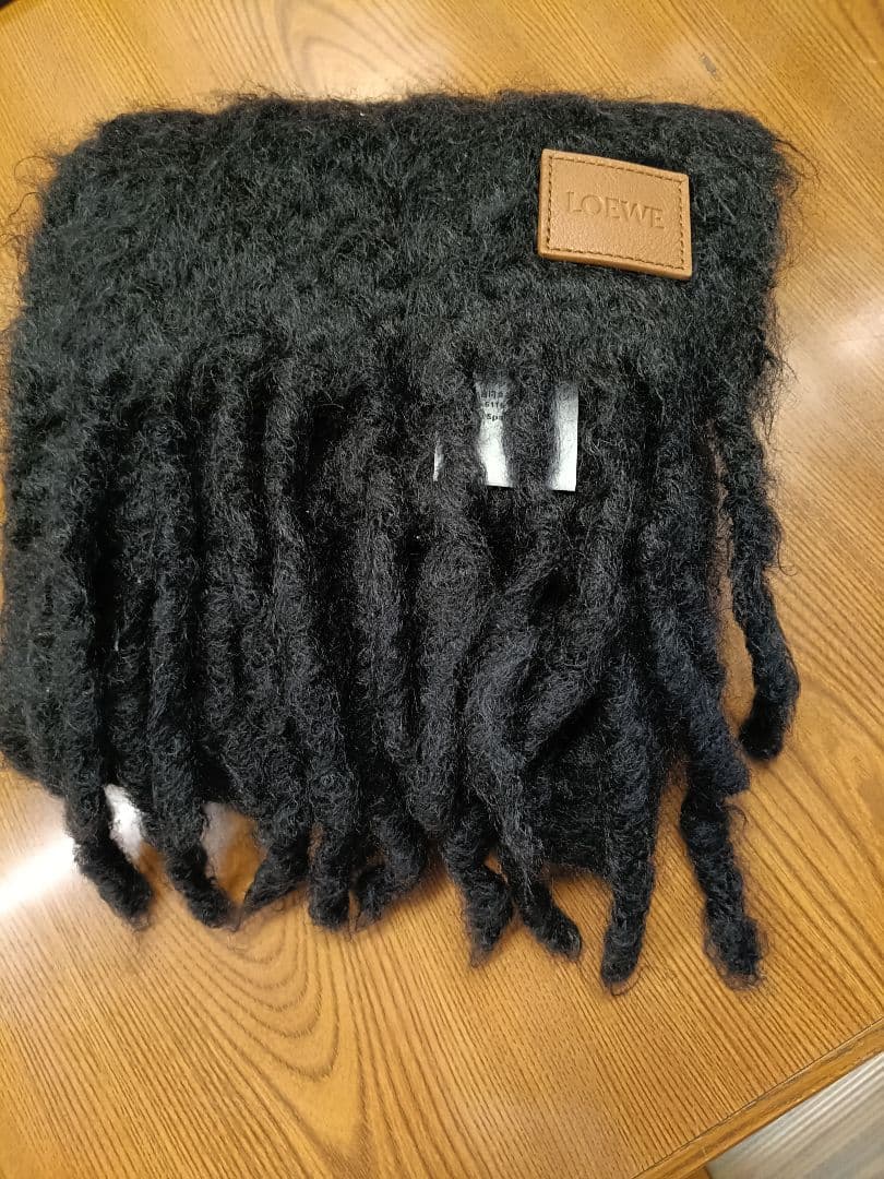 LOEWE ブラック ウール マフラー フリンジ付き