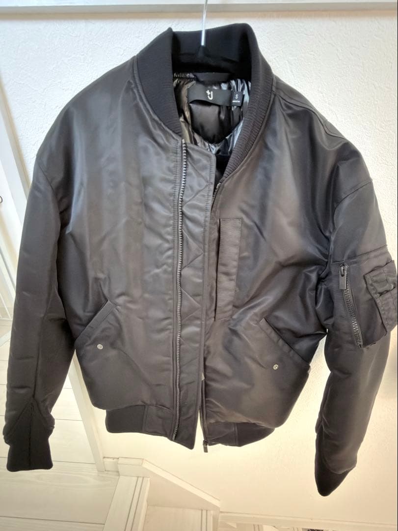 UNIQLO＋jハイブリッドダウンオーバーサイズMA－1 Sサイズ2026モデル