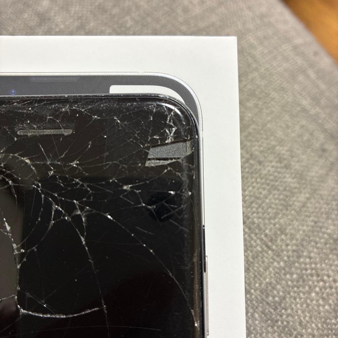 Apple iPhone SE 第3世代　64GB