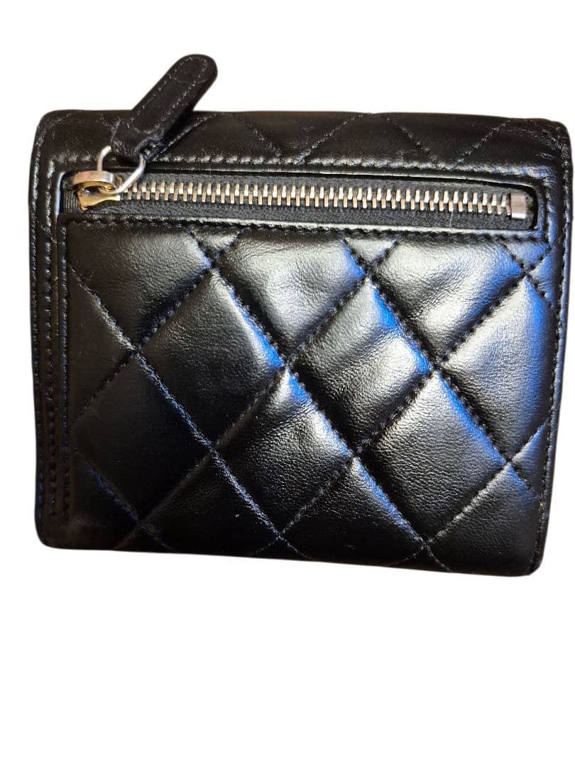 CHANEL　シャネル　マトラッセ　三つ折り財布　ブラック