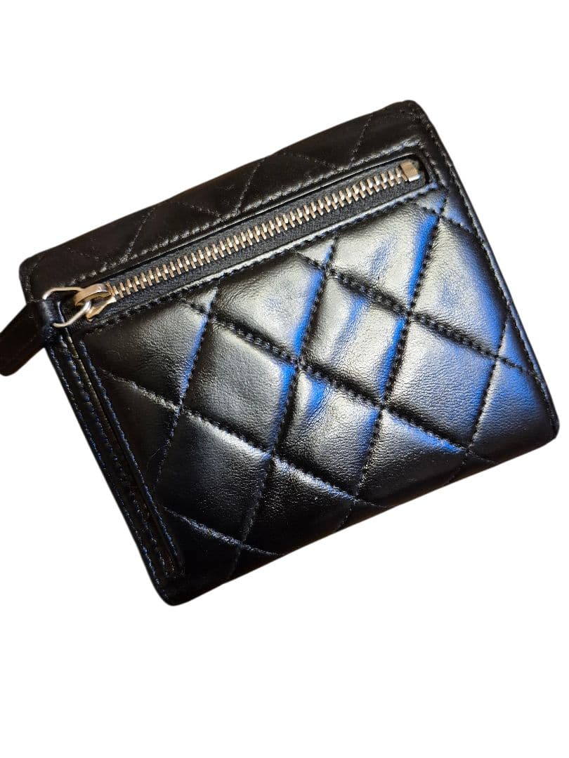 CHANEL　シャネル　マトラッセ　三つ折り財布　ブラック