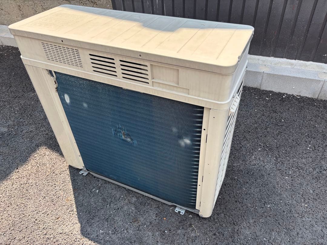 ルームエアコン　ダイキンATR71ZPE1-W 2022年製