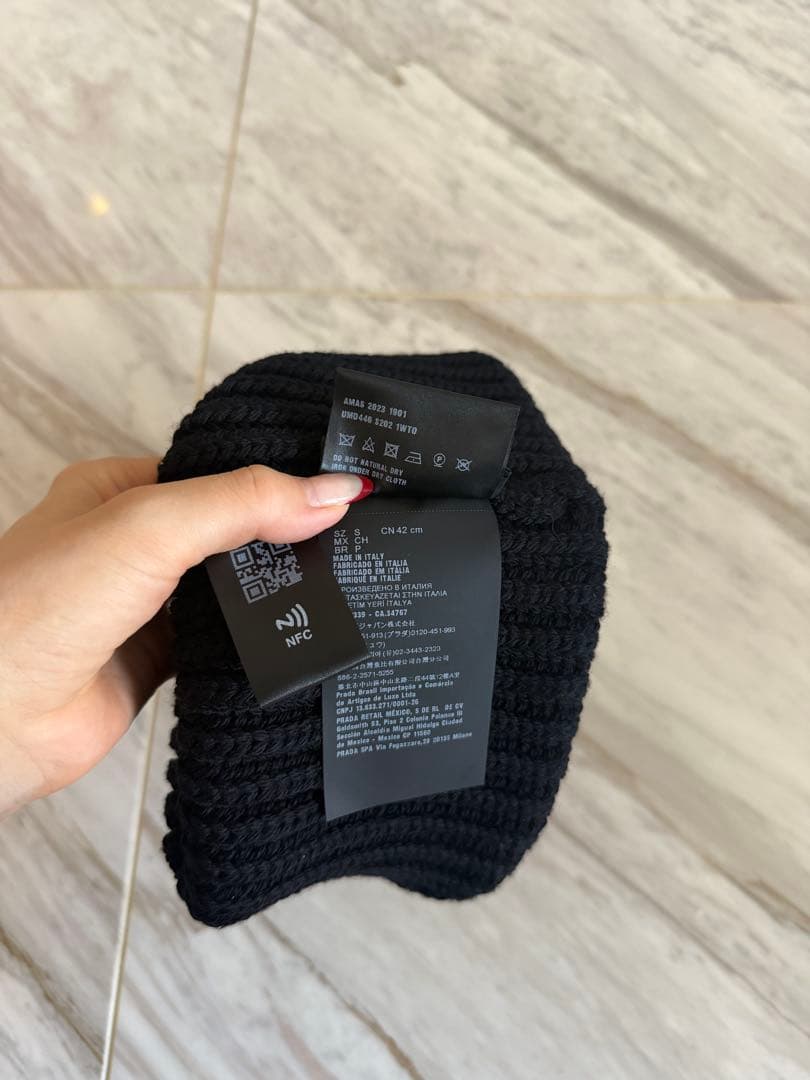 PRADA プラダ ブラック ニット帽 Sサイズ