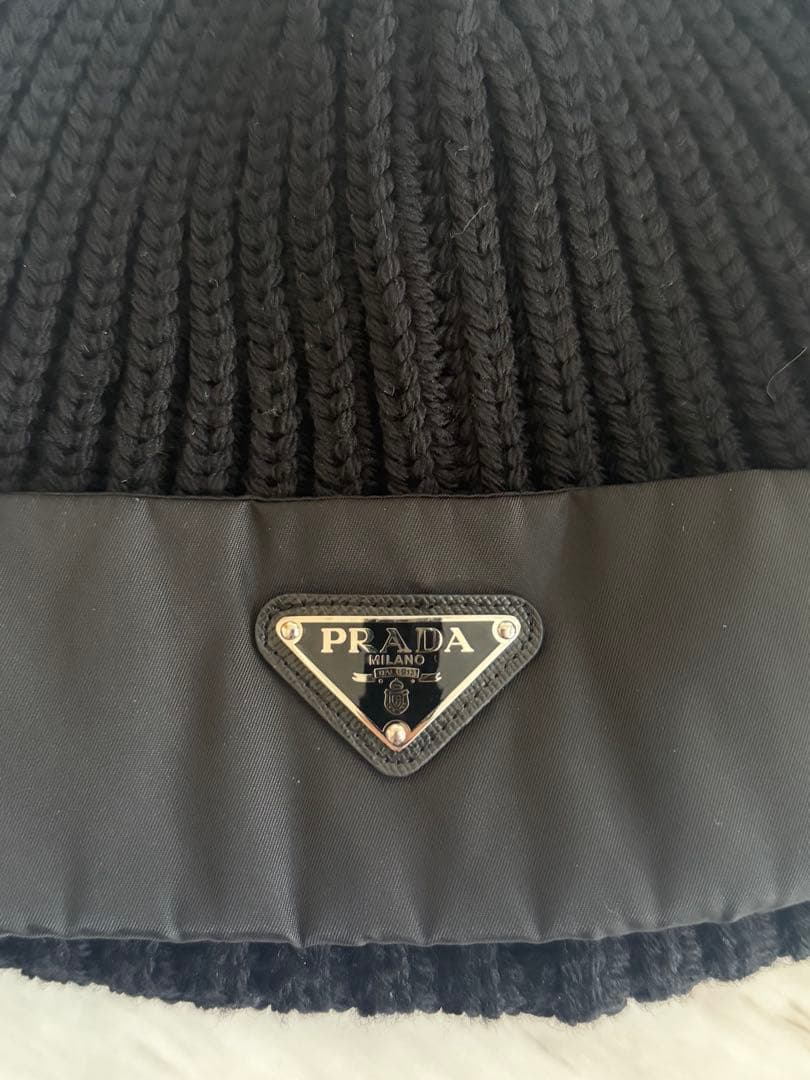 PRADA プラダ ブラック ニット帽 Sサイズ
