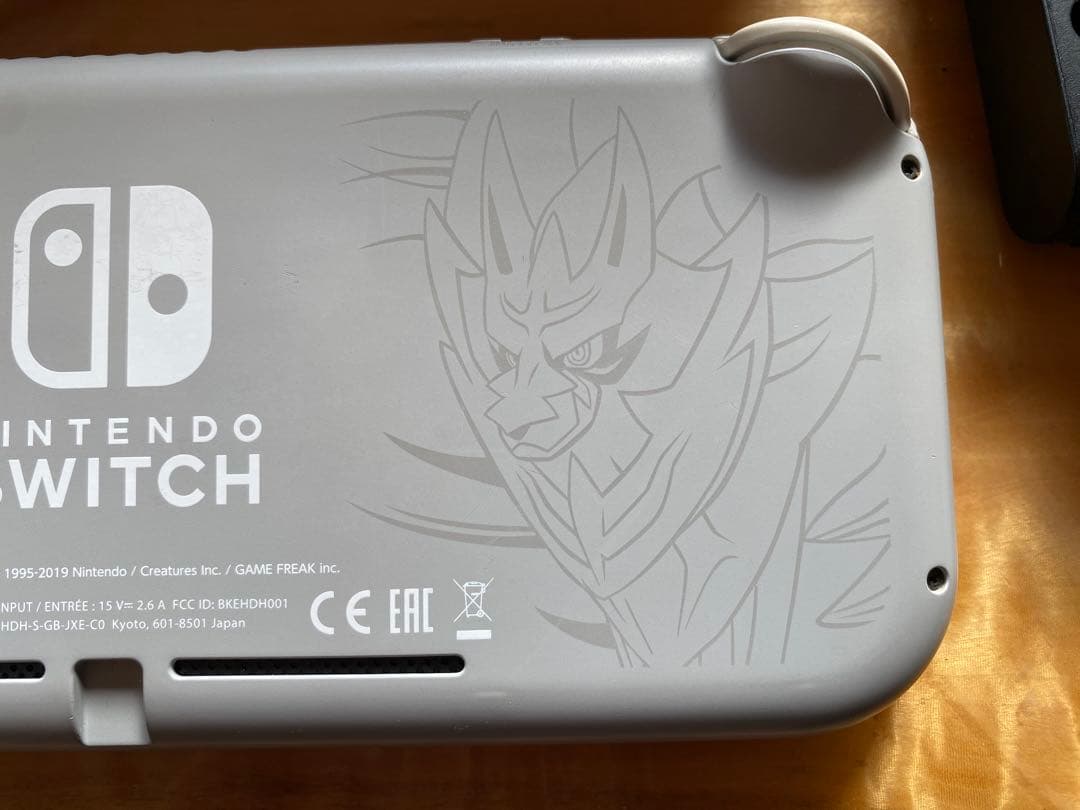 Nintendo Switch Lite 　ザシアン　ザマゼンタ