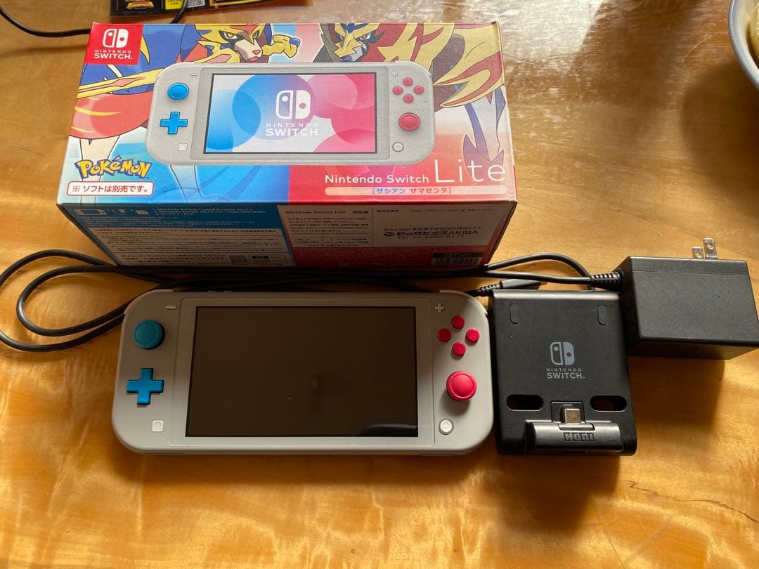 Nintendo Switch Lite 　ザシアン　ザマゼンタ