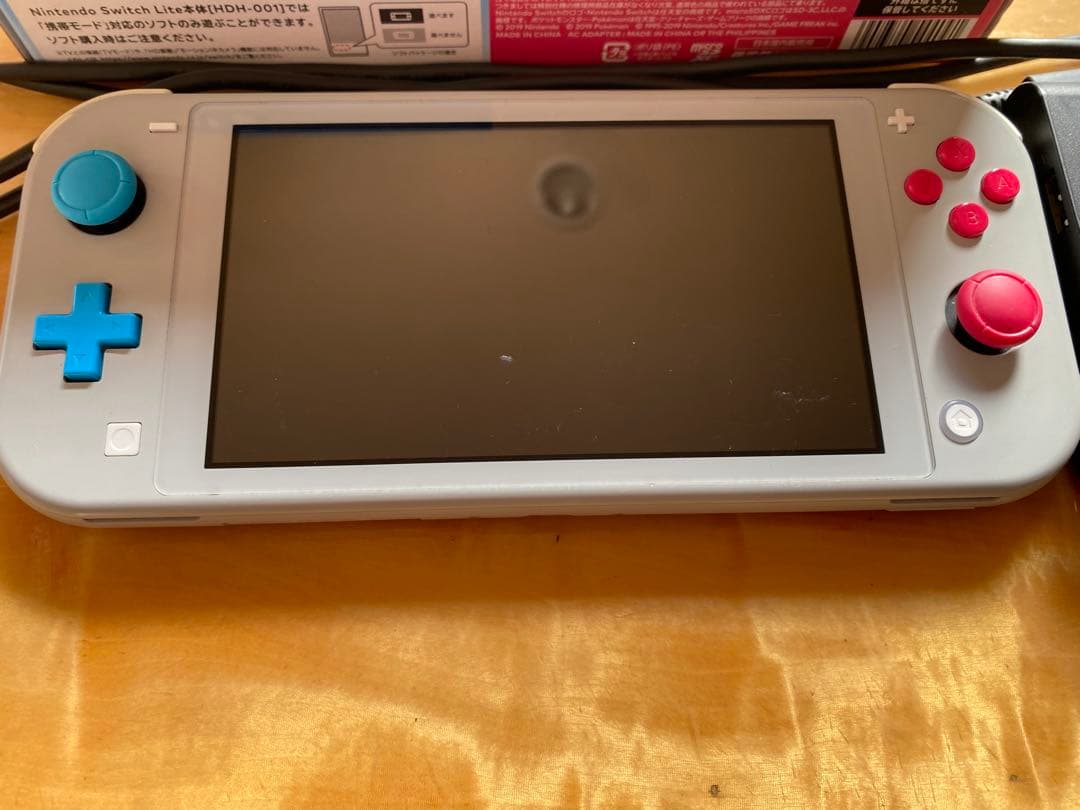 Nintendo Switch Lite 　ザシアン　ザマゼンタ