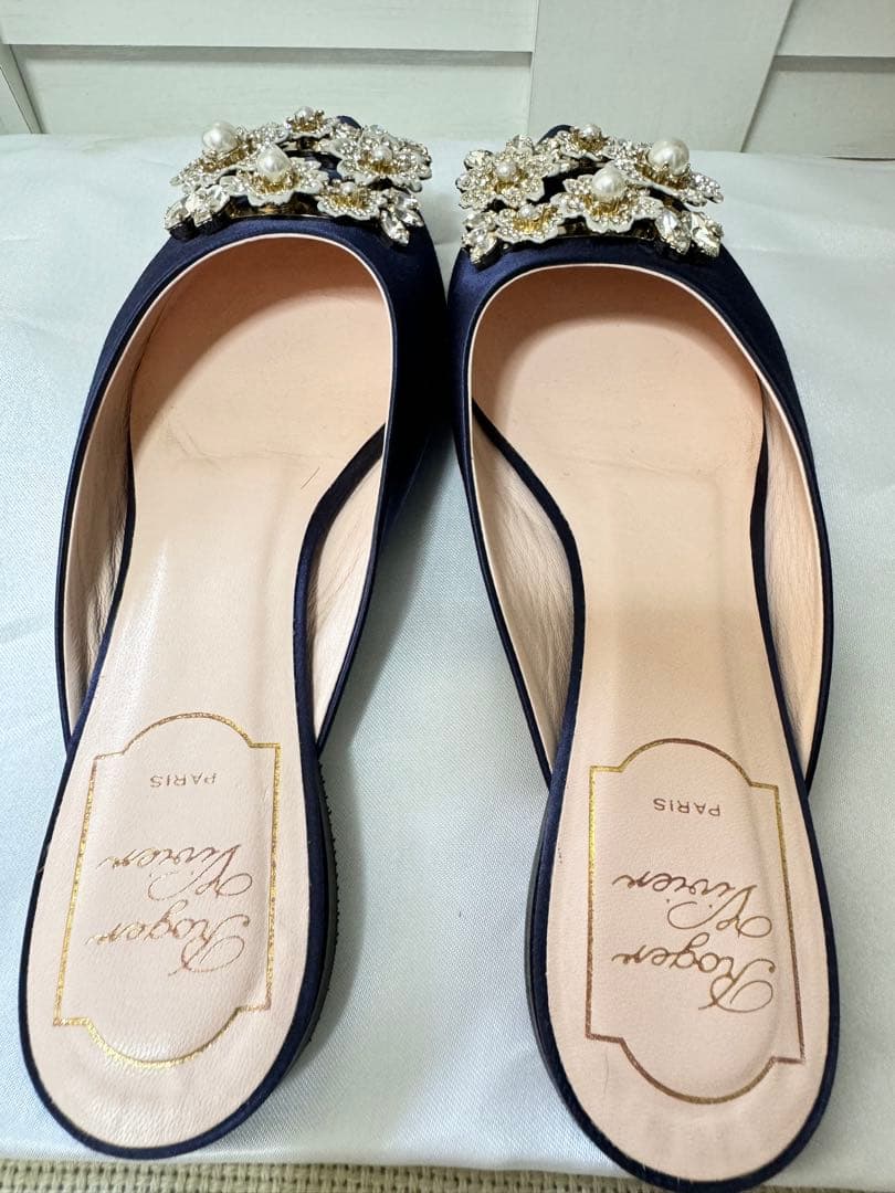 poaki様 美品☆ ロジェヴィヴィエ RogerVivier パール バックル