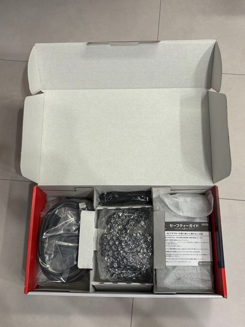 Nintendo Switch 本体　128GB SD・本体ケース付き