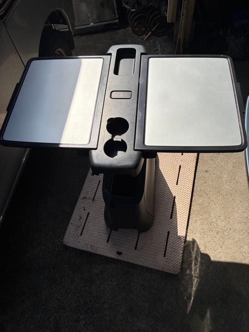 メルセデスベンツ V350 リアテーブル