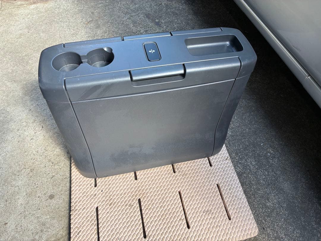 メルセデスベンツ V350 リアテーブル