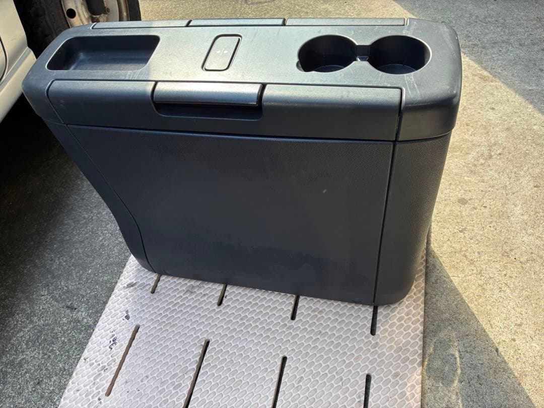 メルセデスベンツ V350 リアテーブル