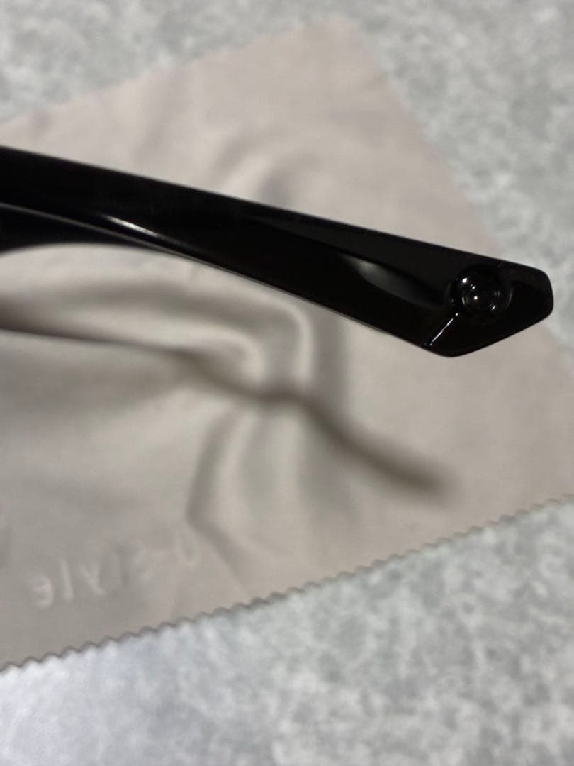 Oakley garage Rockマロン8です。