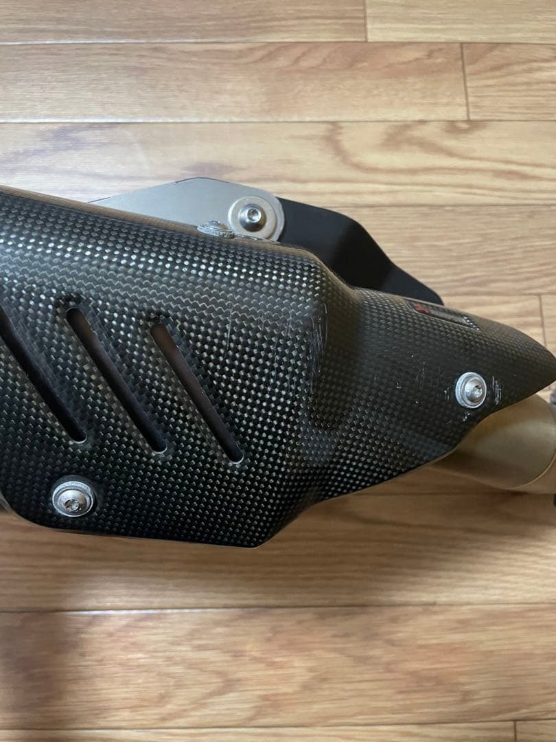 yzf-r6 Akrapovicスリップオンマフラー