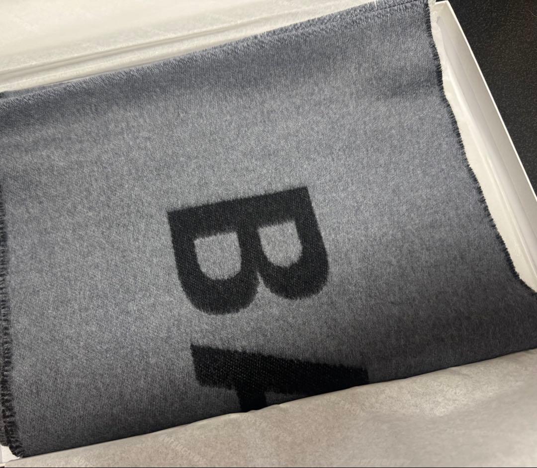 BALENCIAGA ロゴマフラー グレー ブラック