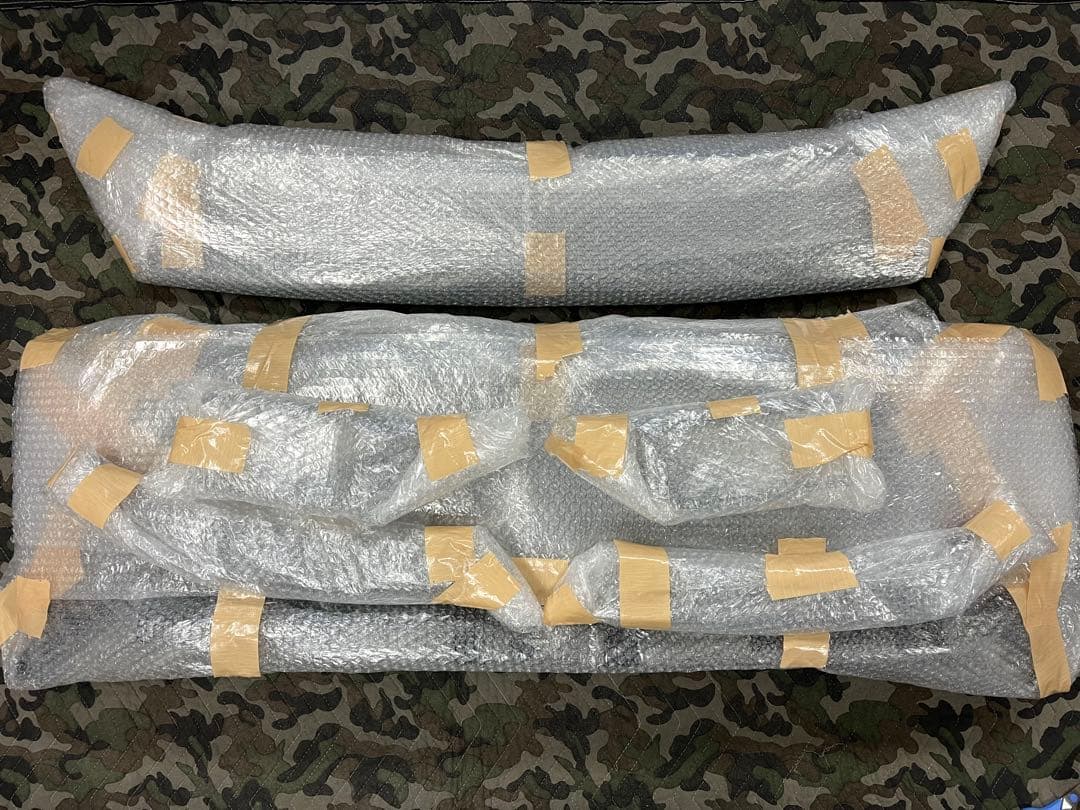 新型デリカD5 後期　フロントグリル フォグベゼル　チッピング塗装　ラプター塗装