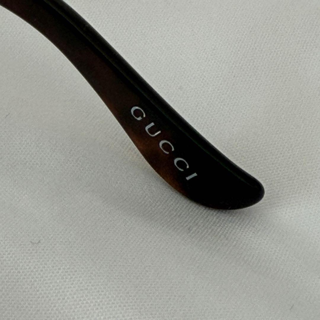 Gucci ブラウンサングラス ゴールドロゴ