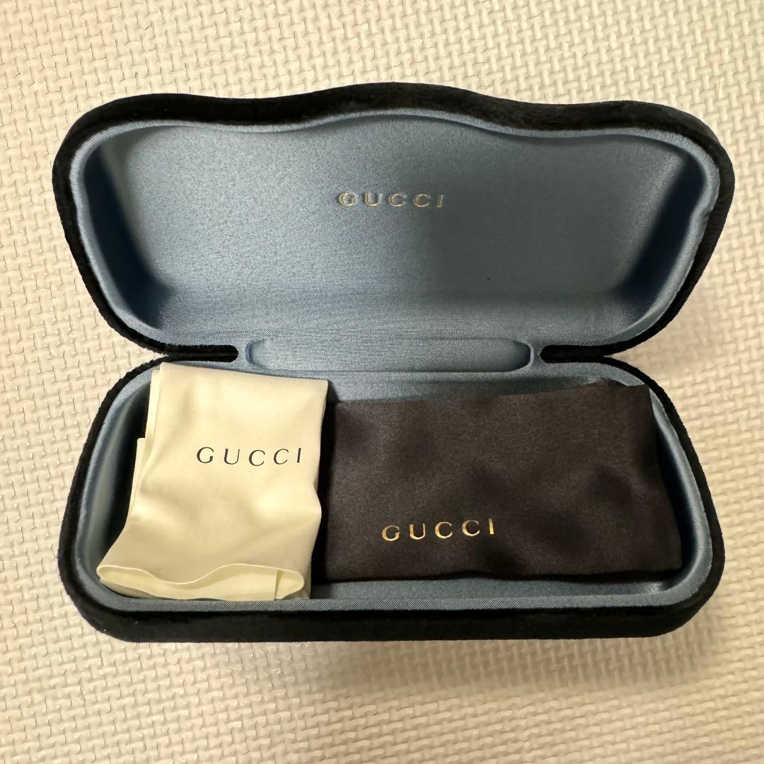 Gucci ブラウンサングラス ゴールドロゴ