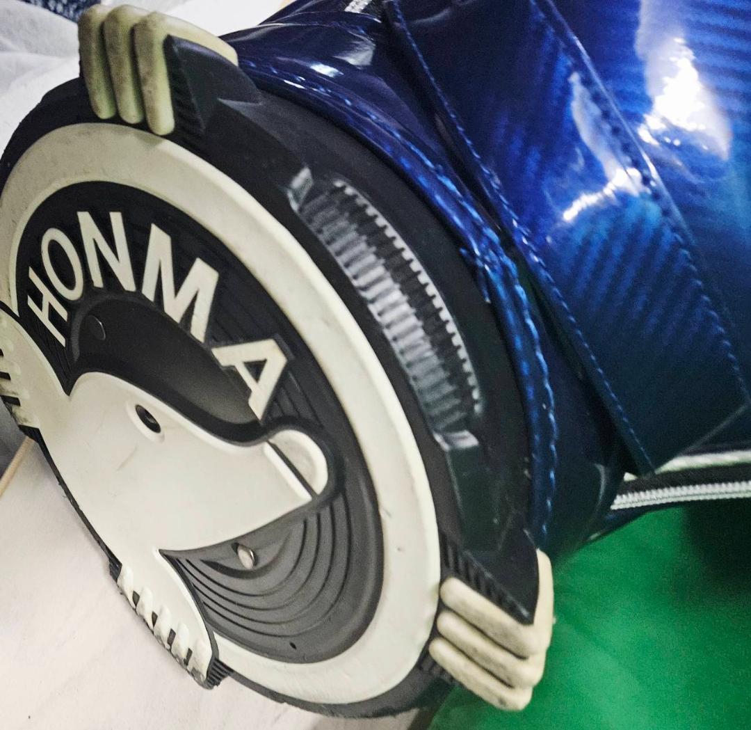 送料無料／お買い得　HONMA 高級エナメル キャディバッグ総刺繡BLUE