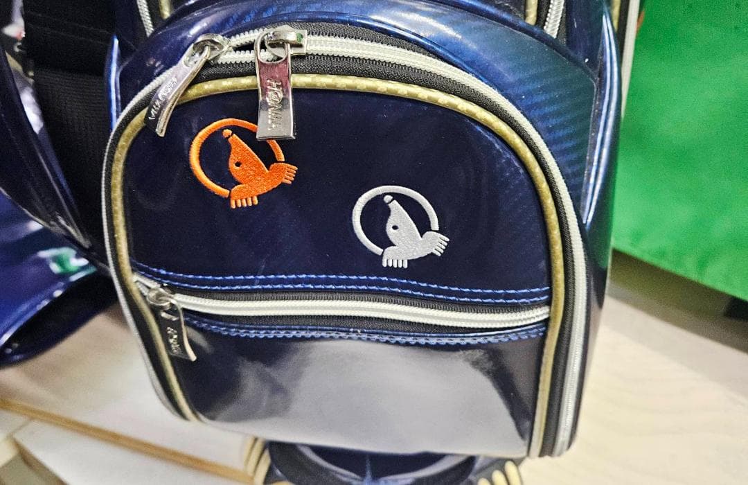 送料無料／お買い得　HONMA 高級エナメル キャディバッグ総刺繡BLUE