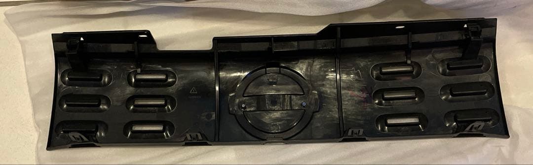 【新品未使用品】Nissan 日産キューブ　CUBE フロントグリル