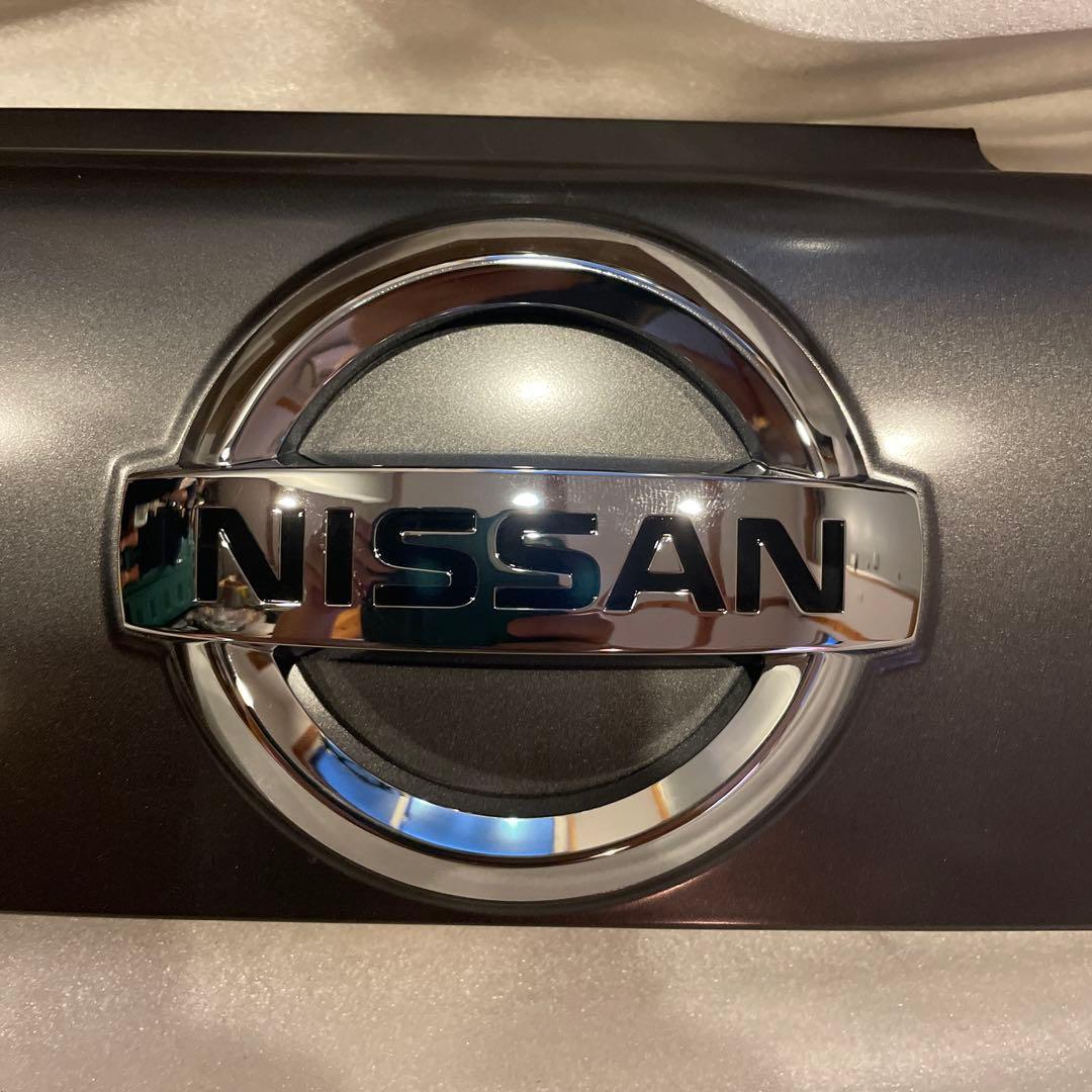 【新品未使用品】Nissan 日産キューブ　CUBE フロントグリル