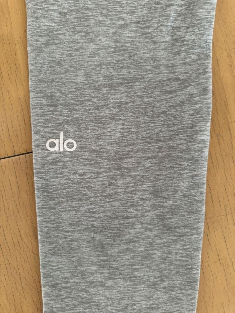 Alo トップとレギンスセット