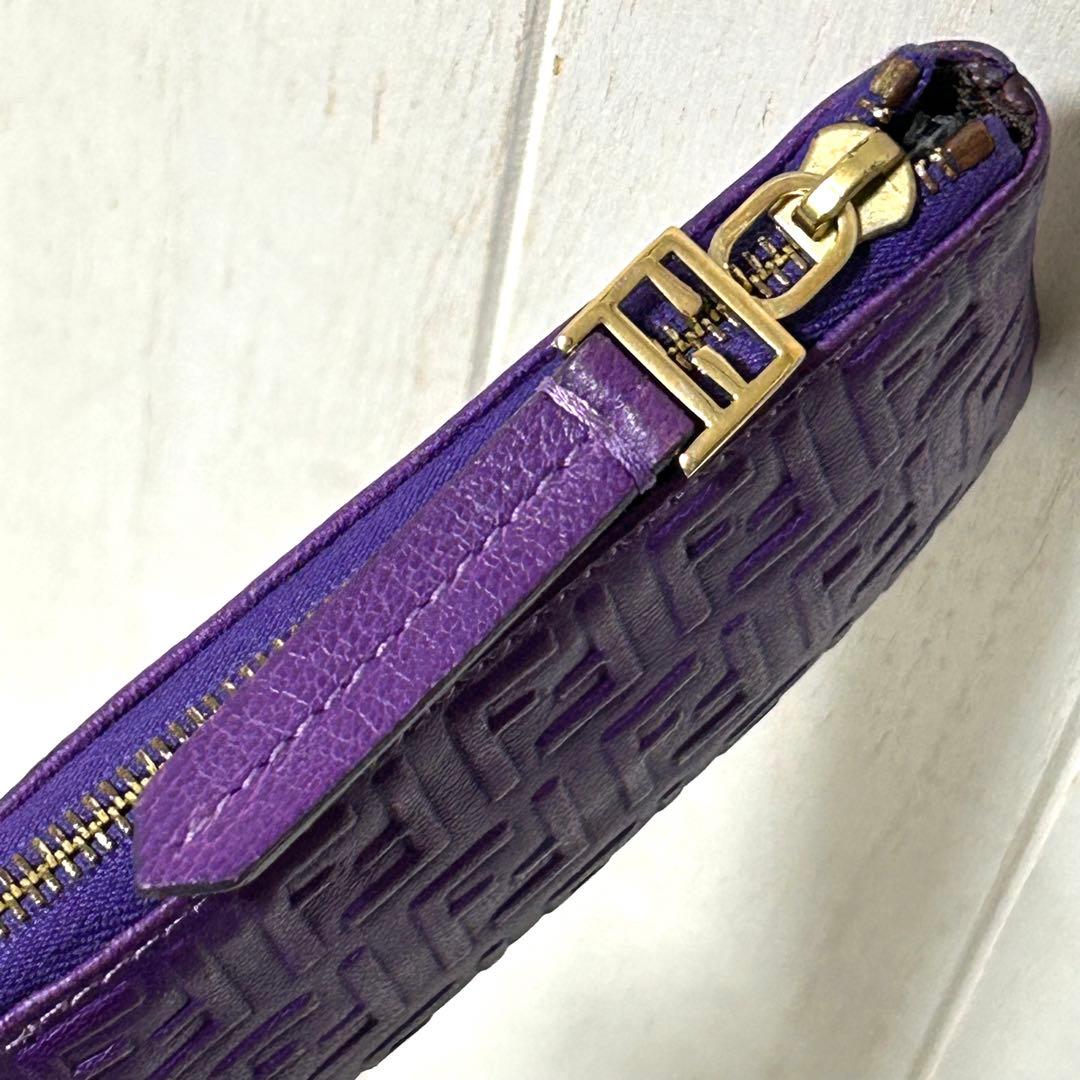 美品 FENDI フェンディ ズッカ エンボス加工 レザー ケース