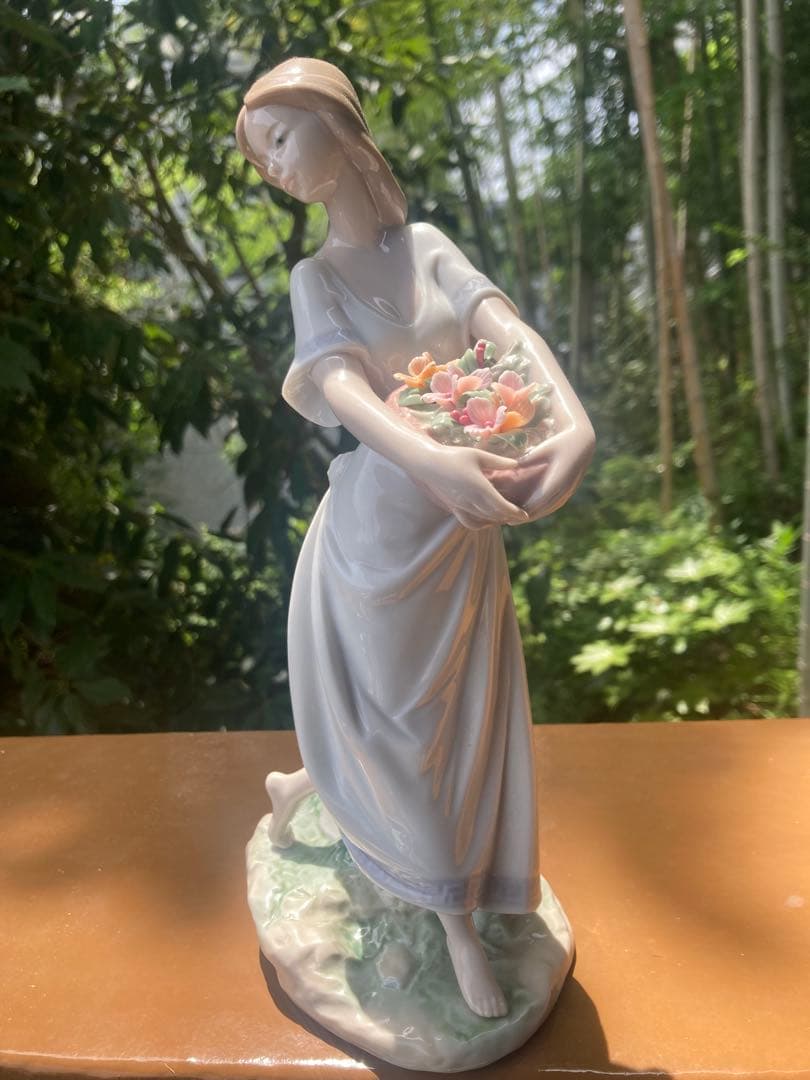 リヤドロ LLADRO 7704 アテネの庭 GARDENS OF ATHENS