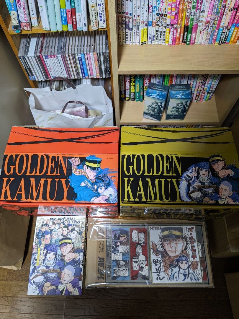 ゴールデンカムイ　全巻収納BOX入り＋特製しおり、色紙＋公式ファンブック　セット