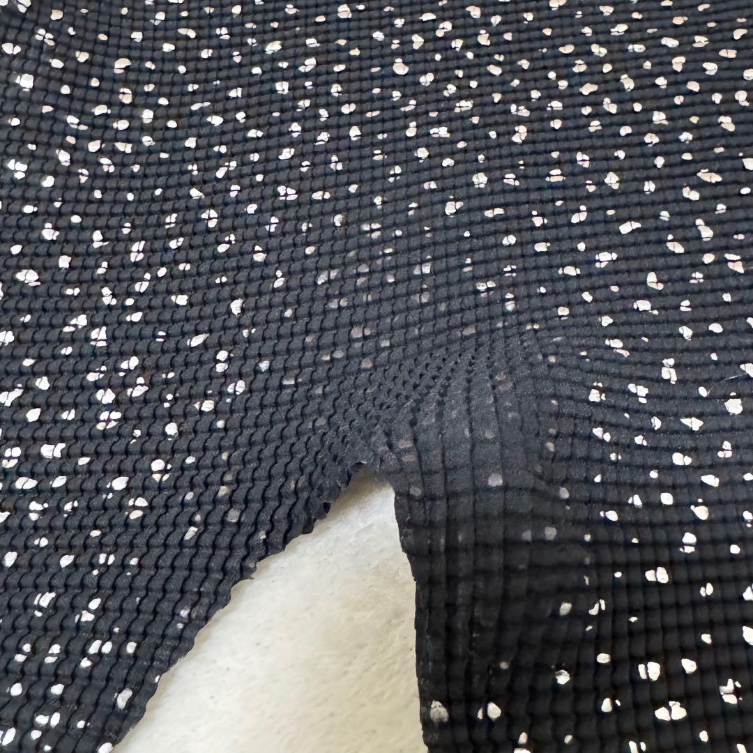極美品✨ISSEY MIYAKE me プリーツ　光沢感　ブラック　箔