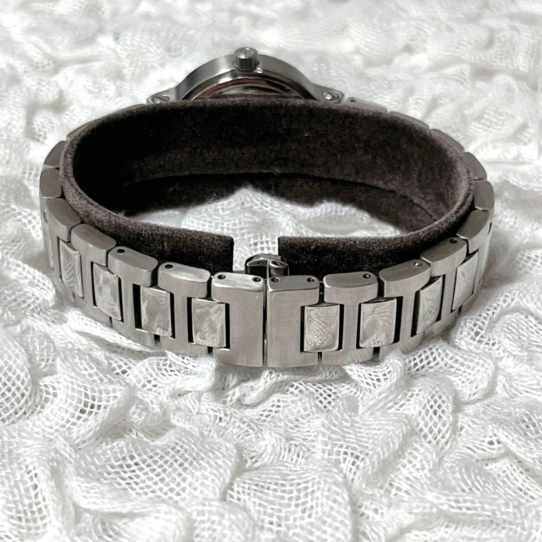 箱付✨稼働　GUCCI シルバー 腕時計　8900l グッチ　コマ付　GG 巾着