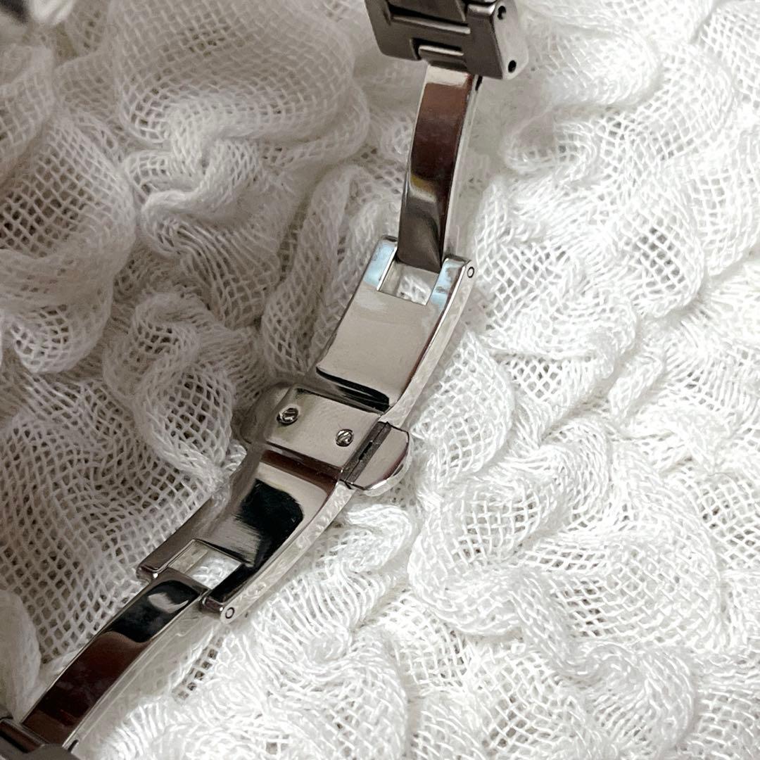 箱付✨稼働　GUCCI シルバー 腕時計　8900l グッチ　コマ付　GG 巾着