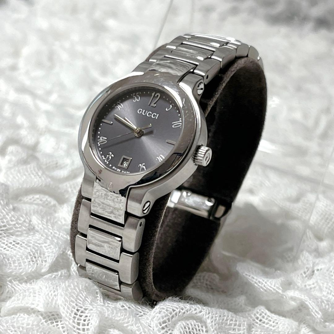 箱付✨稼働　GUCCI シルバー 腕時計　8900l グッチ　コマ付　GG 巾着