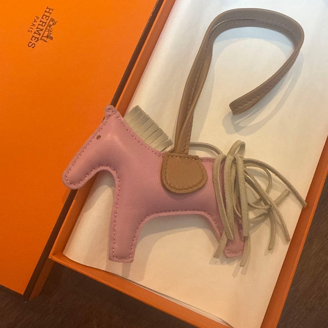 エルメス HERMES ロデオチャーム PM U刻 モーヴシルベストル