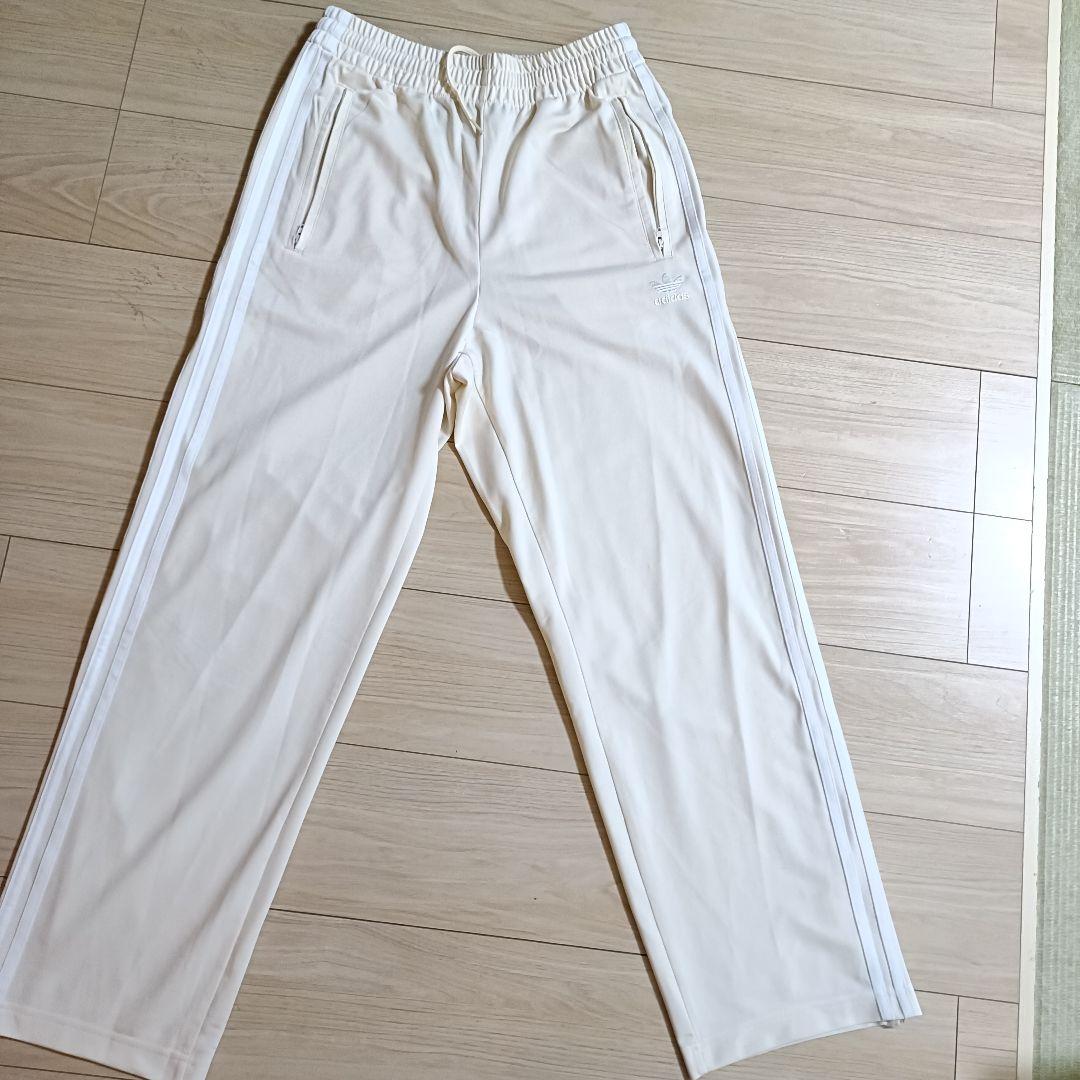 アディダス 白 ファイヤーバード トラックパンツ ジャージ下 人気 メンズS匿名