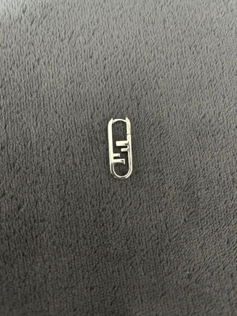 FENDI オーロックピアス(片耳)