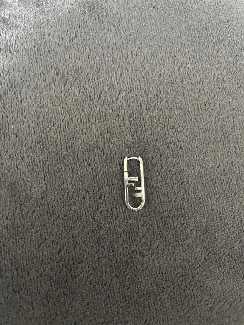 FENDI オーロックピアス(片耳)