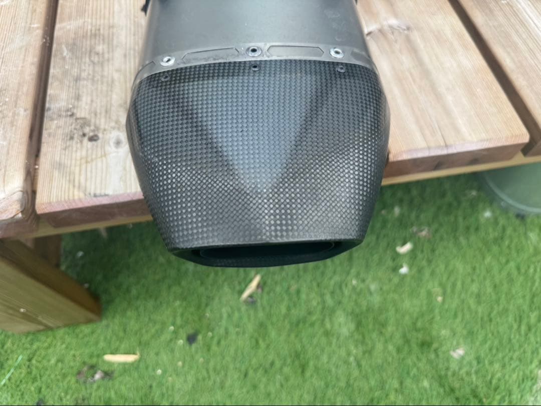 AKRAPOVIC カーボンファイバー マフラー