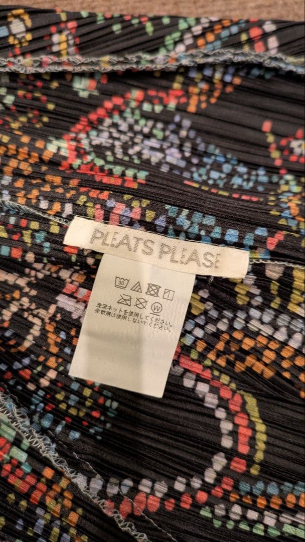 プリーツプリーズ ノースリーブワンピース 花火柄 サイズ5